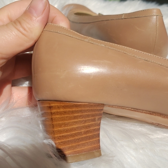 Salvatore Ferragamo Taupe Leather Heels 5.5C - Picture 9 of 15